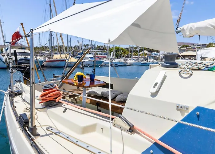 보트호텔 Seaside Chill-out On A Sail Yacht