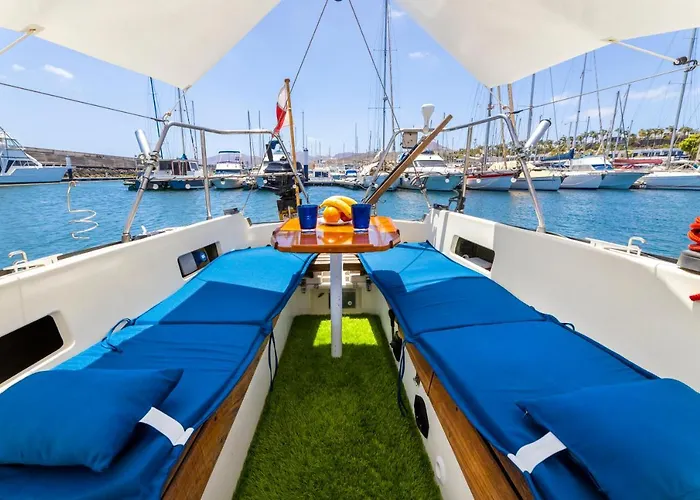 보트호텔 Seaside Chill-out On A Sail Yacht