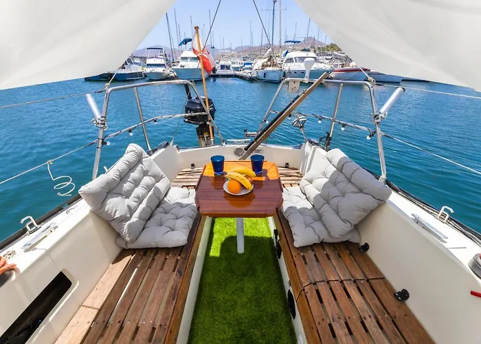 보트호텔 Seaside Chill-out On A Sail Yacht 푸에르토카레로